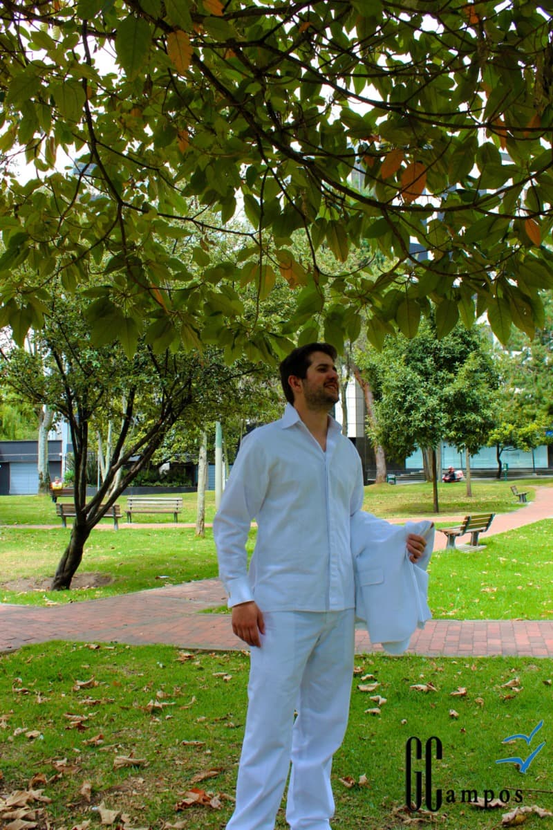 Traje blanco — look casual elegante